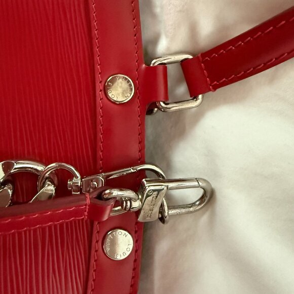 Louis Vuitton Marly BB in Epi Leather - Picture 5 of 13